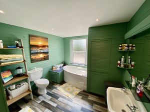 Bathroom/WC- click for photo gallery